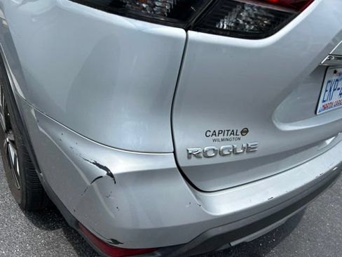 Used 2017 Nissan Rogue SL w/ SL Premium Package FWD image 13