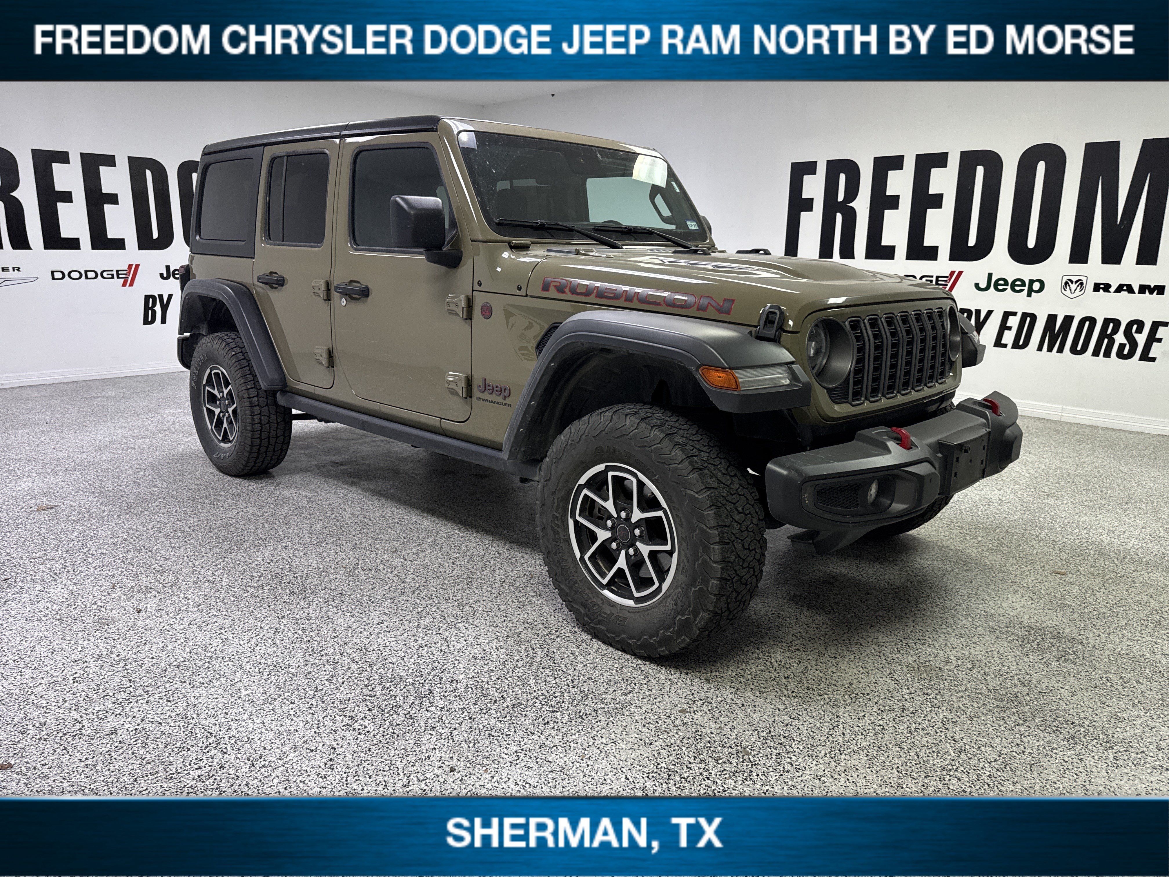 Used 2025 Jeep Wrangler Unlimited Rubicon AWD/4WD image 3