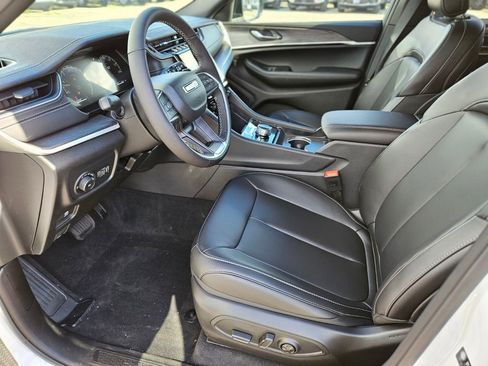 New 2025 Jeep Grand Cherokee Limited w/ Black Appearance Package image 18