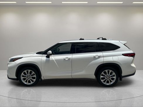 Used 2020 Toyota Highlander Limited AWD/4WD image 2