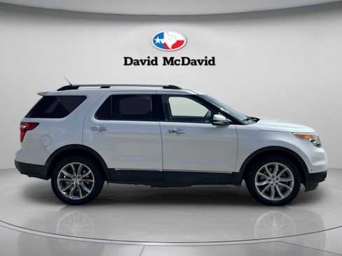 Used 2015 Ford Explorer Limited w/ Equipment Group 302A AWD/4WD image 17