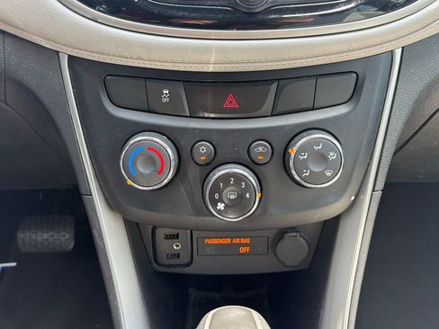 Used 2019 Chevrolet Trax LS image 22