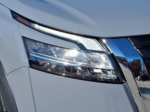 Used 2022 Nissan Pathfinder Platinum w/ Cargo Package image 9