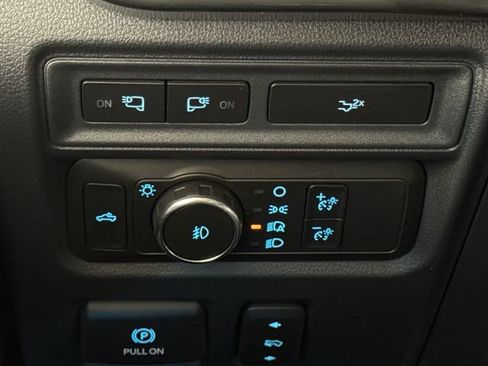 Used 2022 Ford F150 Lariat AWD/4WD image 38