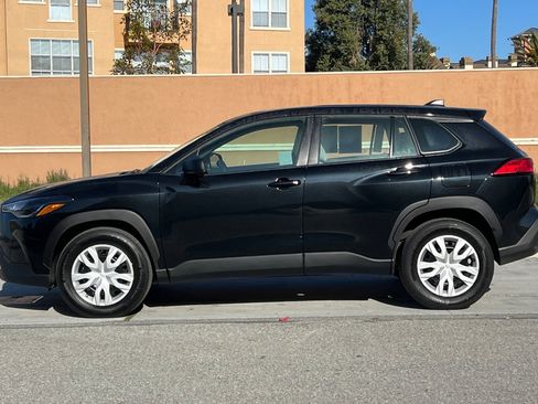 Used 2024 Toyota Corolla Cross L image 7