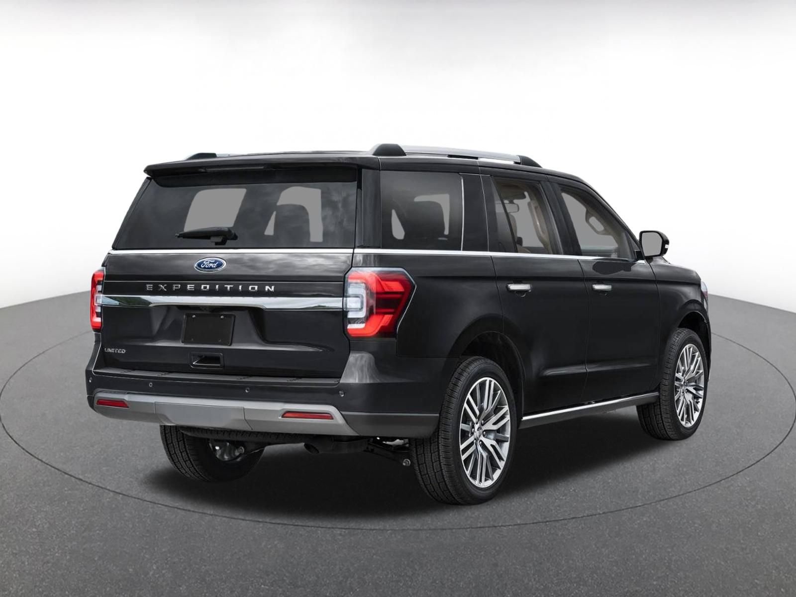 Used 2024 Ford Expedition Limited AWD/4WD image 2