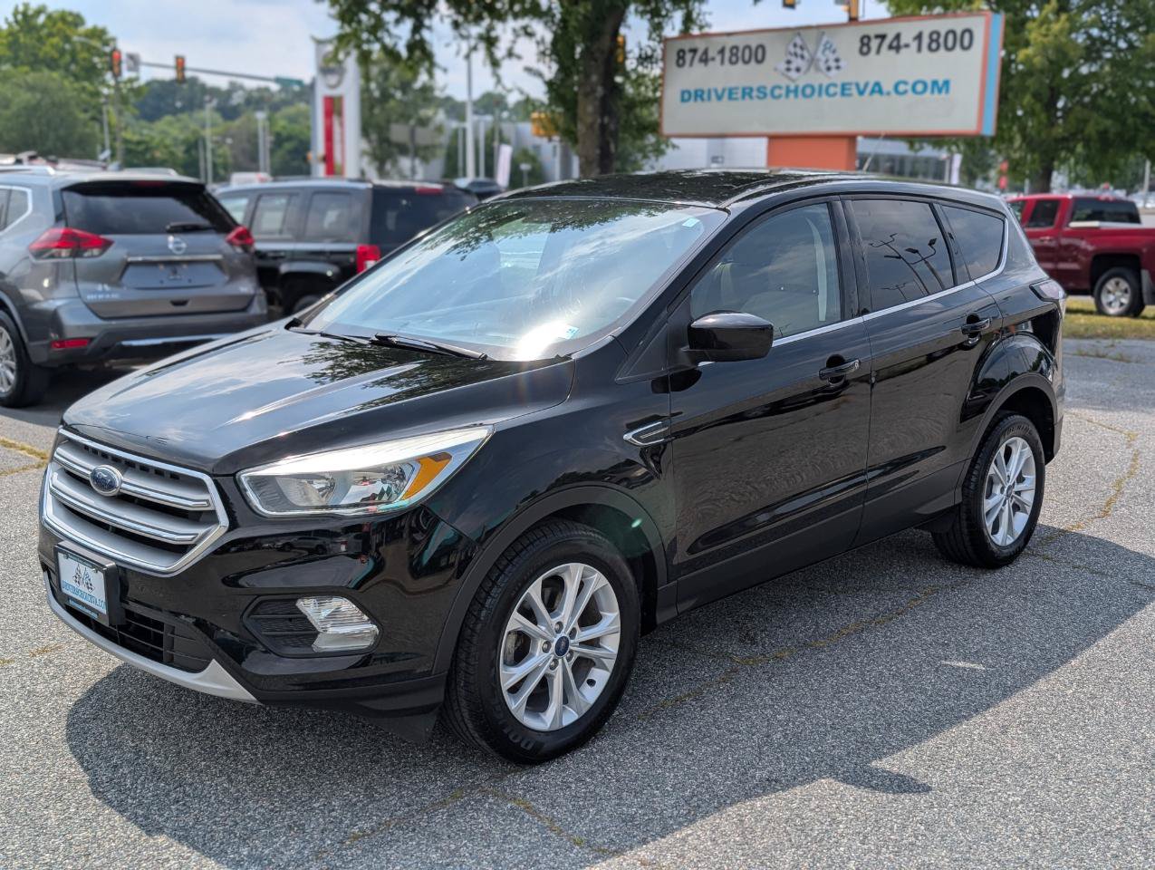 Used 2017 Ford Escape SE FWD image 2