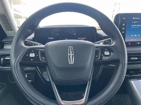 Used 2025 Lincoln Aviator AWD w/ Jet Appearance Package image 28