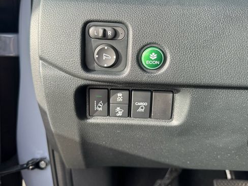 Used 2023 Honda Ridgeline Sport image 12