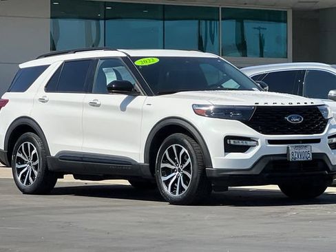 Used 2022 Ford Explorer ST-Line w/ Class IV Trailer Tow Package AWD/4WD image 2