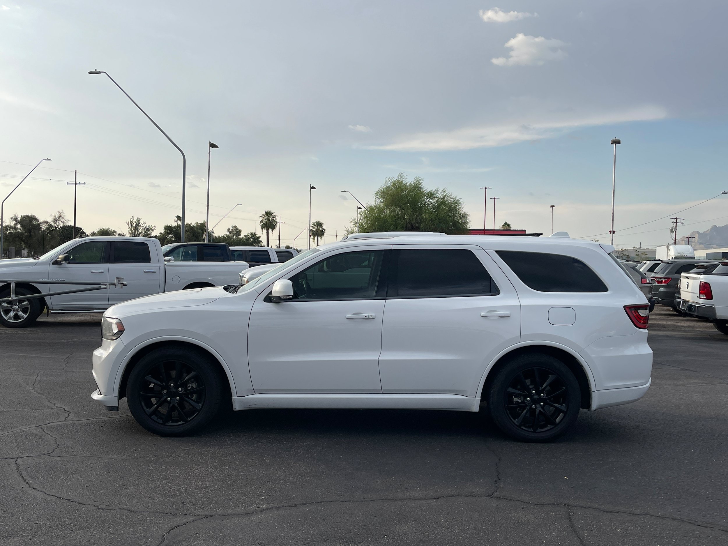 Used 2017 Dodge Durango R/T w/ Trailer Tow Group IV RWD image 2