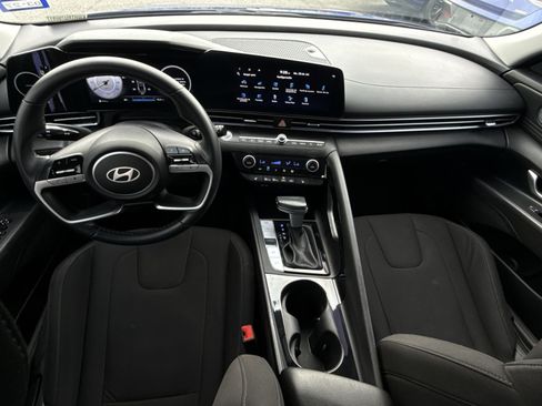 Used 2024 Hyundai Elantra SEL w/ Convenience Package FWD image 19