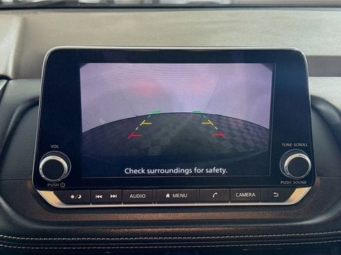 Used 2023 Nissan Rogue SV w/ SV Premium B Package image 11