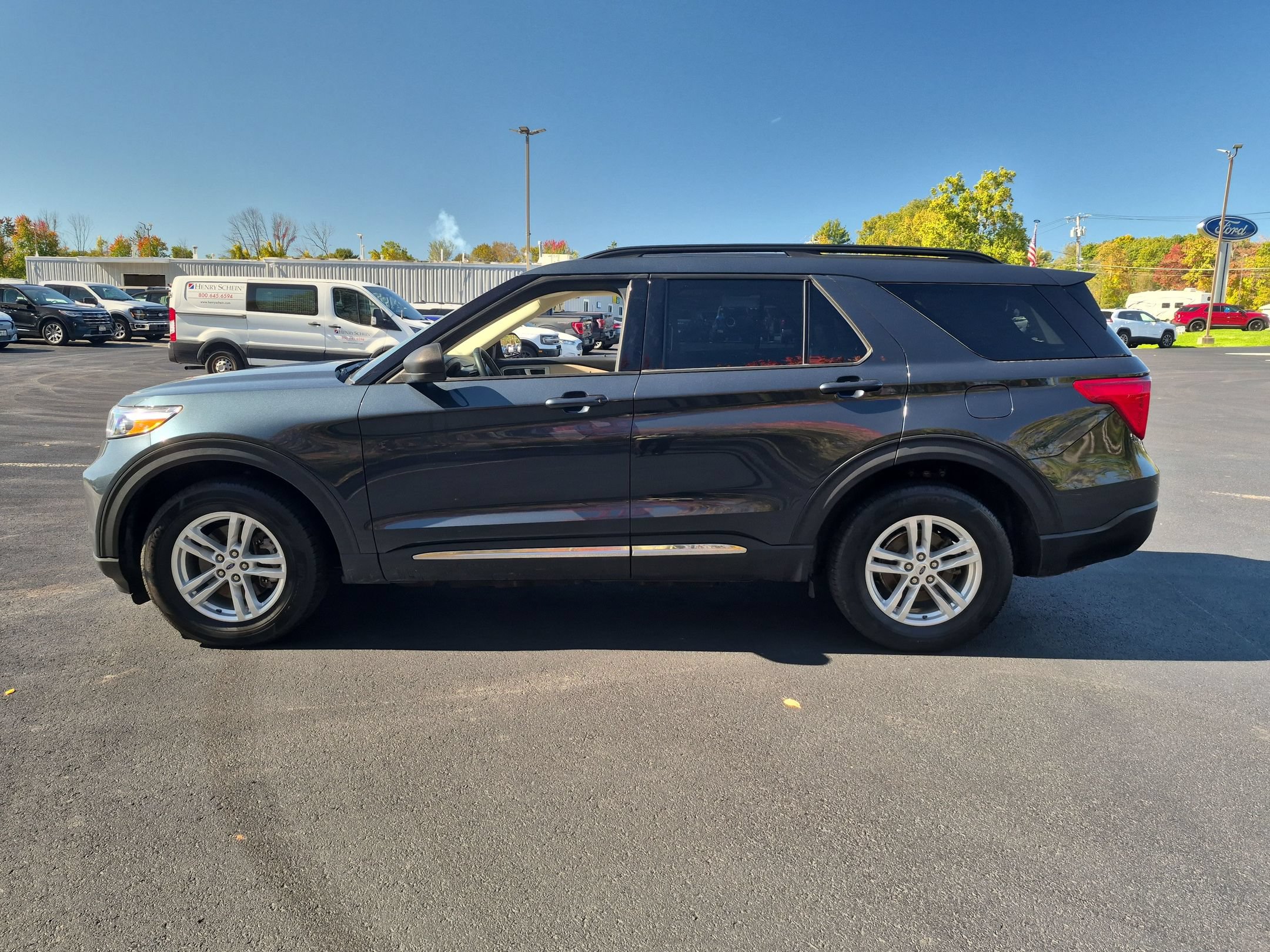 Used 2023 Ford Explorer XLT w/ Equipment Group 202A AWD/4WD image 6