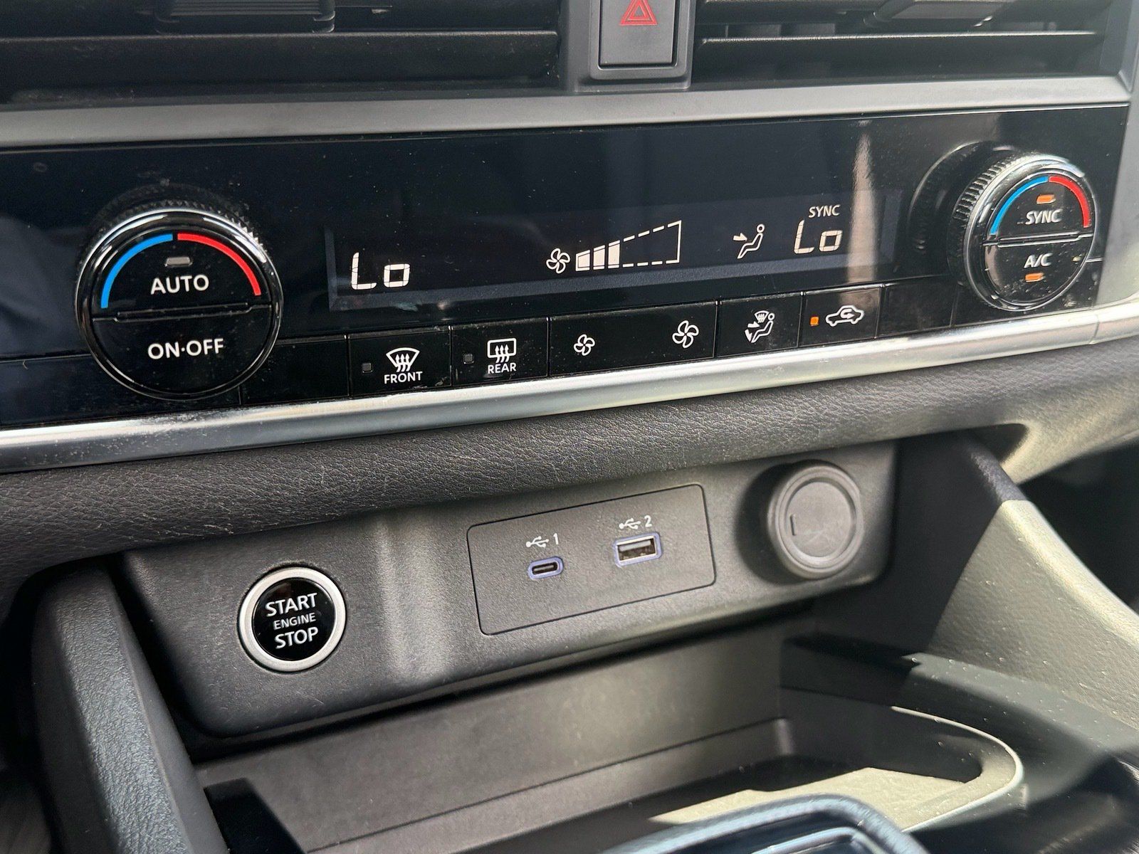Certified 2023 Nissan Rogue SV FWD image 26