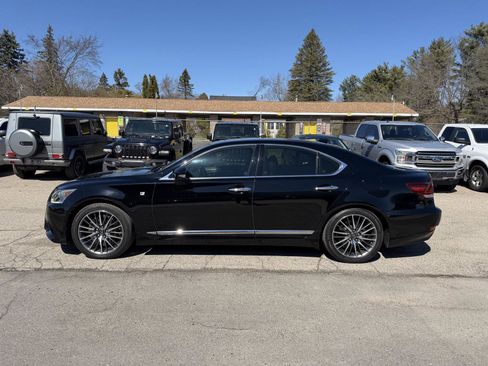Used 2015 Lexus LS 460 AWD w/ F Sport Package image 4