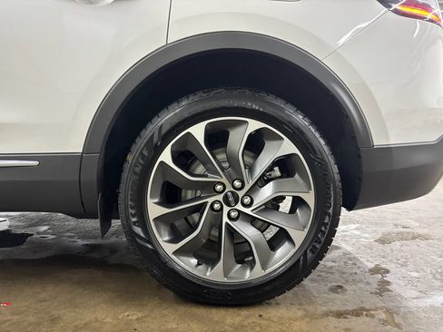 Used 2021 Lincoln Nautilus Reserve AWD/4WD image 36