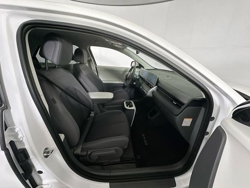Used 2024 Hyundai Ioniq 5 SEL RWD image 33