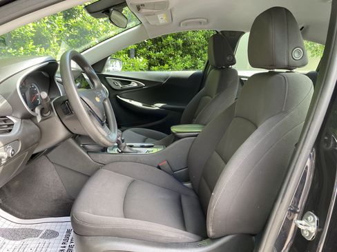Used 2023 Chevrolet Malibu LT FWD image 32