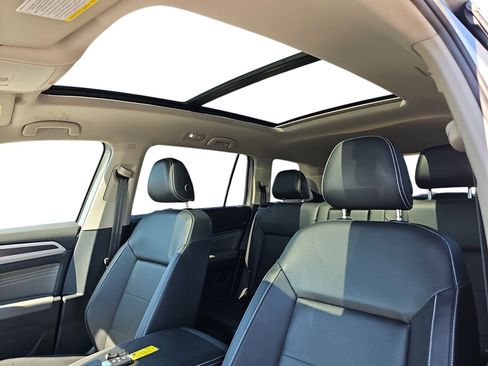 Used 2023 Volkswagen Atlas SE w/ Panoramic Sunroof Package FWD image 25