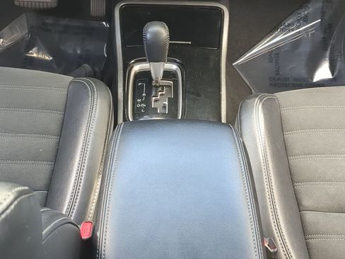 Used 2020 Mitsubishi Outlander ES image 19