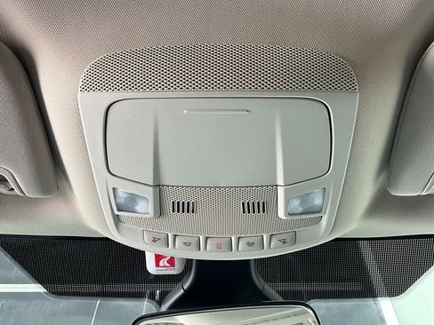 Used 2022 Ford Edge SE w/ Black Appearance Package image 16