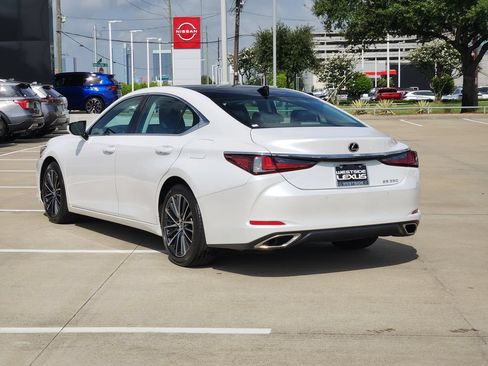 Used 2024 Lexus ES 350 w/ Premium Package FWD image 5