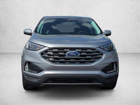 Used 2024 Ford Edge Titanium image 2