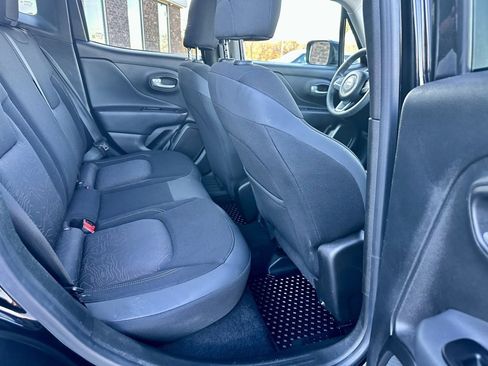 Used 2023 Jeep Renegade Latitude image 13