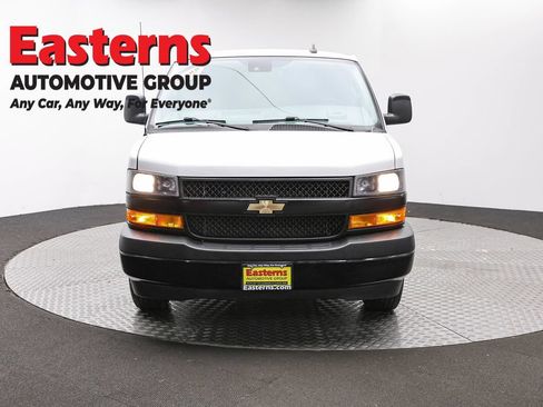 Used 2020 Chevrolet Express 3500 w/ Driver Convenience Package RWD image 2