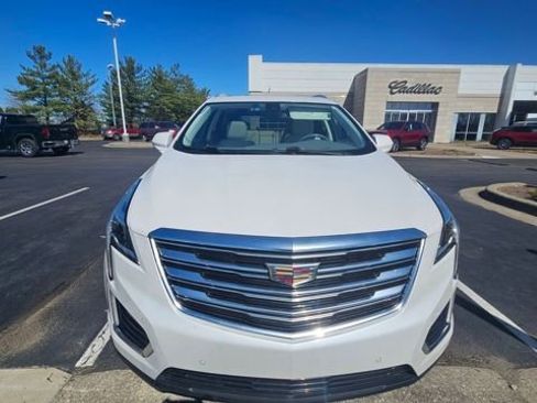 Used 2017 Cadillac XT5 Premium Luxury image 2