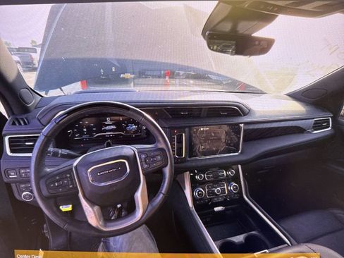 Used 2024 GMC Yukon XL Denali w/ Advanced Technology Package AWD/4WD image 16