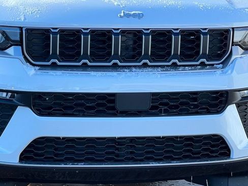New 2026 Jeep Grand Cherokee Limited AWD/4WD image 40