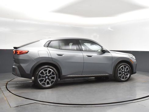 Used 2025 BMW X2 xDrive28i image 8