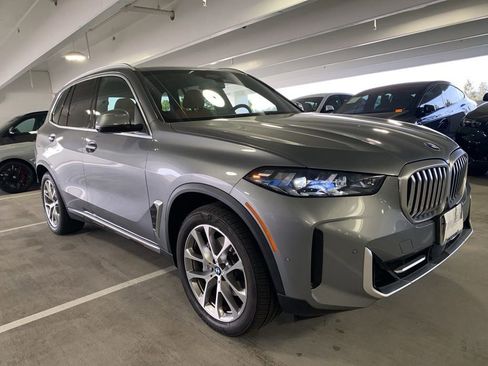 Certified 2024 BMW X5 xDrive40i w/ Premium Package AWD/4WD image 2