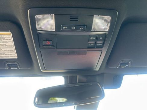 Used 2020 Toyota Tacoma TRD Sport w/ TRD Premium Sport Package AWD/4WD image 15