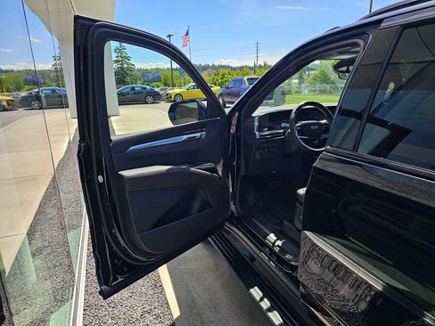 New 2026 Cadillac Escalade Platinum Sport w/ LPO, ONYX Package AWD/4WD image 21