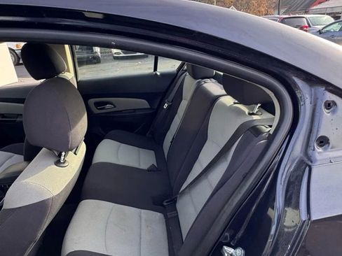 Used 2015 Chevrolet Cruze LS image 8