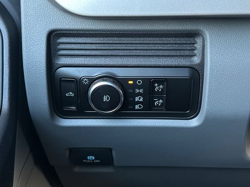 New 2026 Ford F250 XL w/ XL Chrome Package image 24