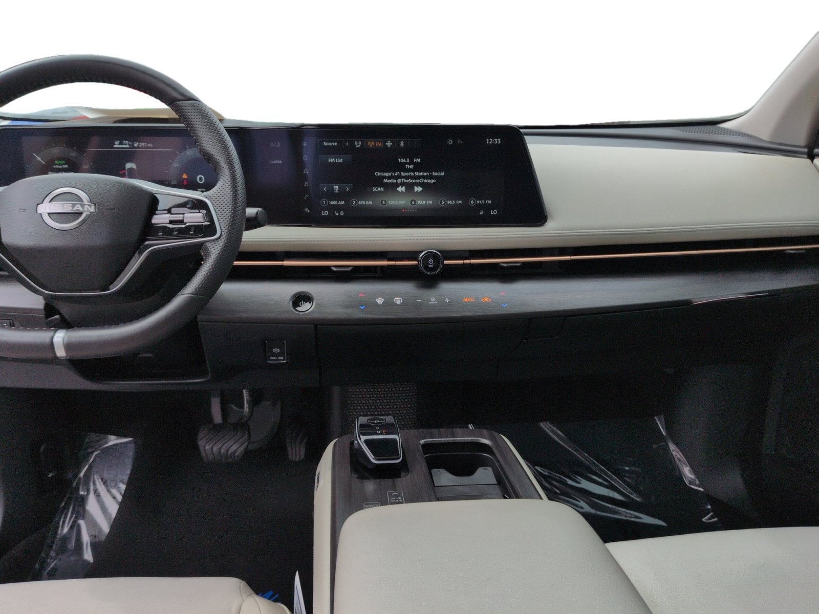 Used 2024 Nissan Ariya AWD image 11