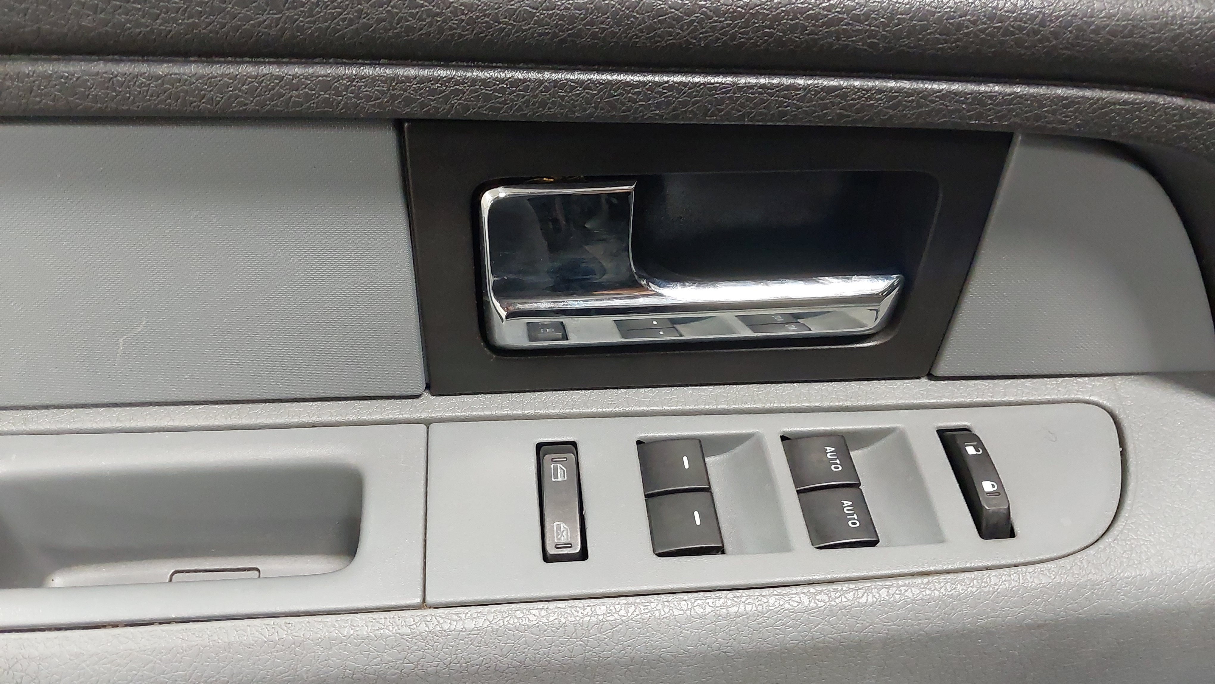 Used 2013 Ford F150 STX w/ Mid Equipment Group AWD/4WD image 19