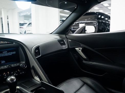 Used 2015 Chevrolet Corvette Z06 w/ 2LZ Preferred Equipment Group image 9