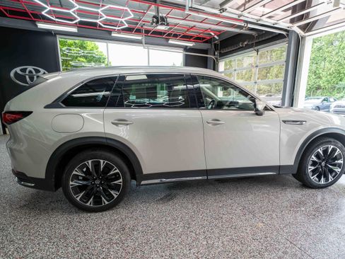 Used 2024 MAZDA CX-90 Plug-In Hybrid w/ Premium Plus AWD/4WD image 4