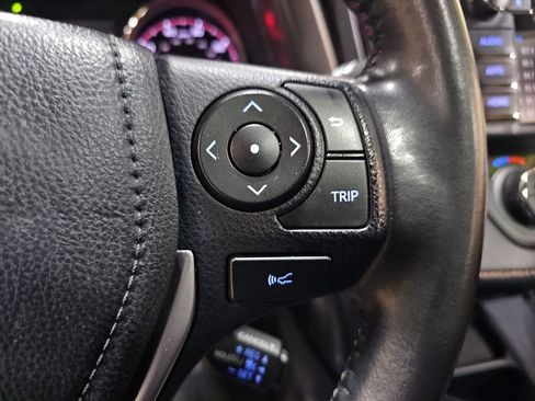 Certified 2018 Toyota RAV4 SE image 12