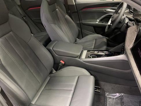 New 2025 Audi Q5 Prestige image 8