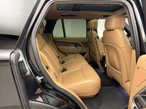 Used 2023 Land Rover Range Rover SE image 7