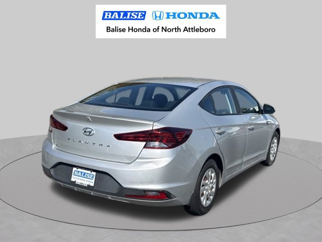 Used 2019 Hyundai Elantra SE w/ Cargo Package FWD image 4