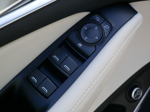 Used 2023 Buick Enclave Essence w/ Experience Buick Package image 18