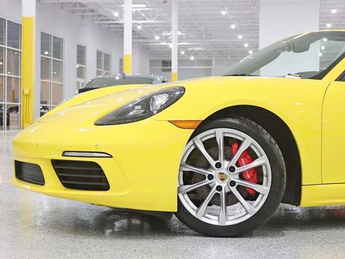 Used 2019 Porsche 718 Boxster S RWD image 3