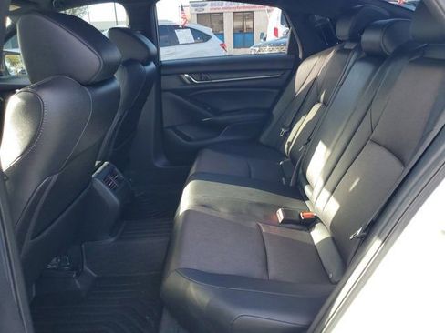 Used 2019 Honda Accord Sport image 9